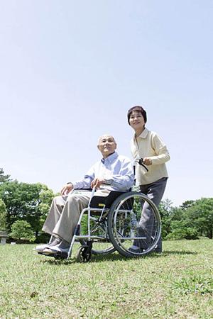 インプラント歯科の治療の流れと費用